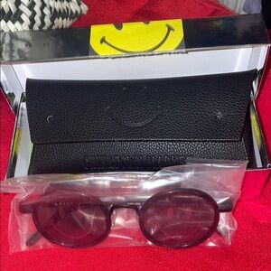 Akila Chinatown Black Round Smiley Sunglasses